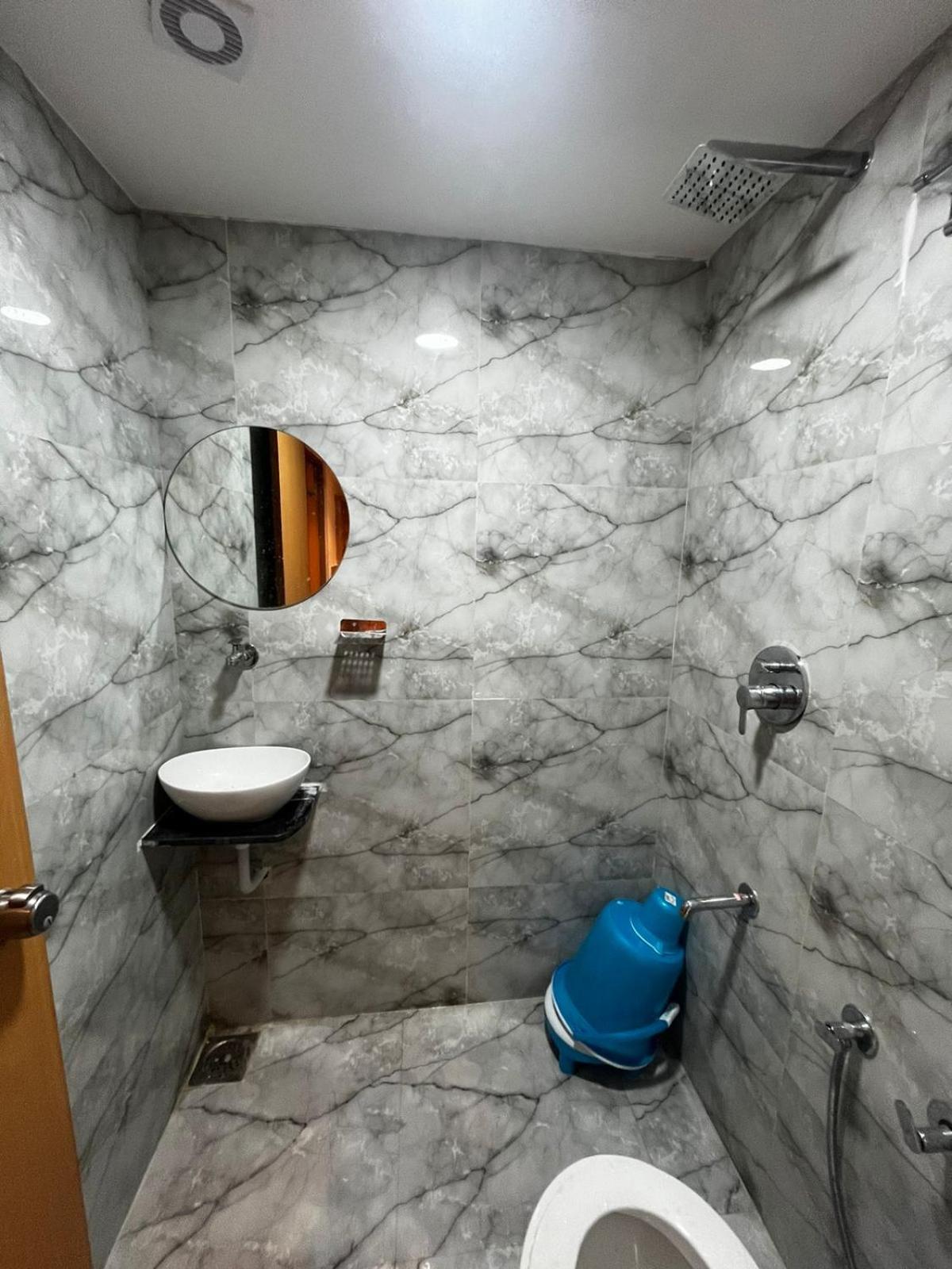 Hotel Phoniex Amhedabad Dış mekan fotoğraf