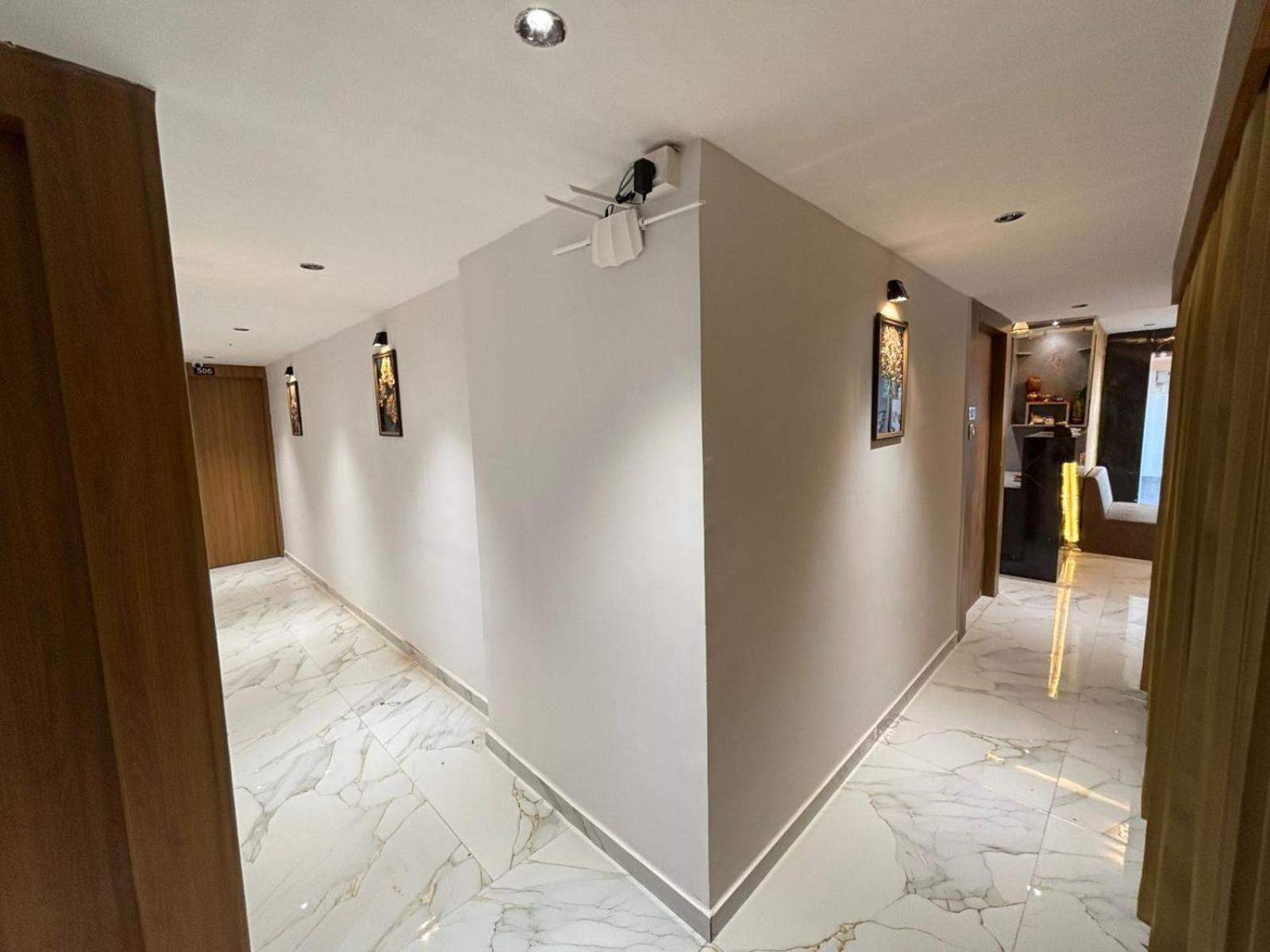 Hotel Phoniex Amhedabad Dış mekan fotoğraf