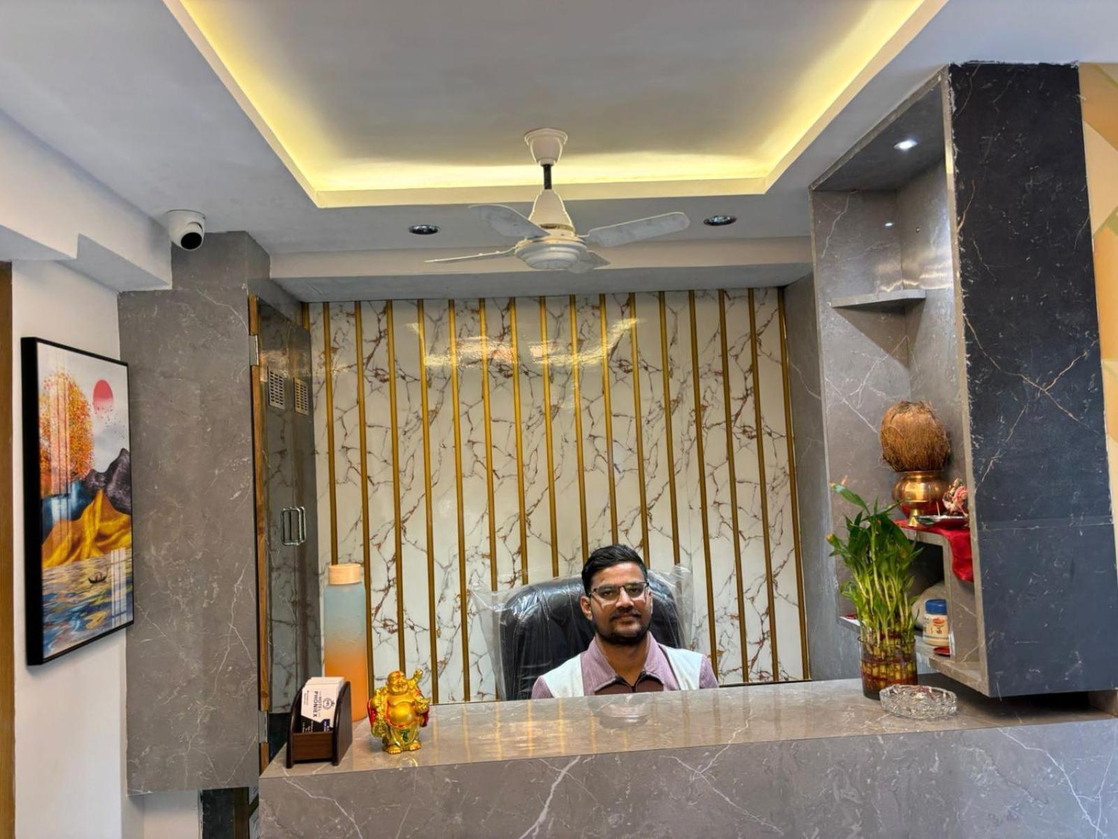 Hotel Phoniex Amhedabad Dış mekan fotoğraf